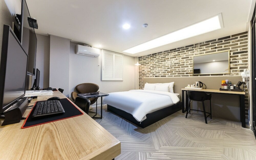 Фото Suwon City Hall Station Dean