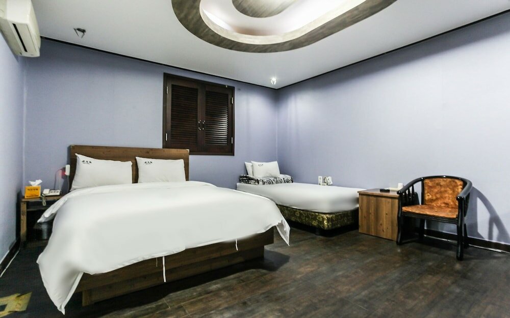 Фото Incheon Black Hole