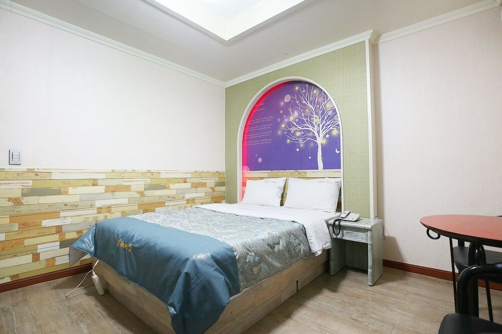 Фото Daejeon Yongjeon Some