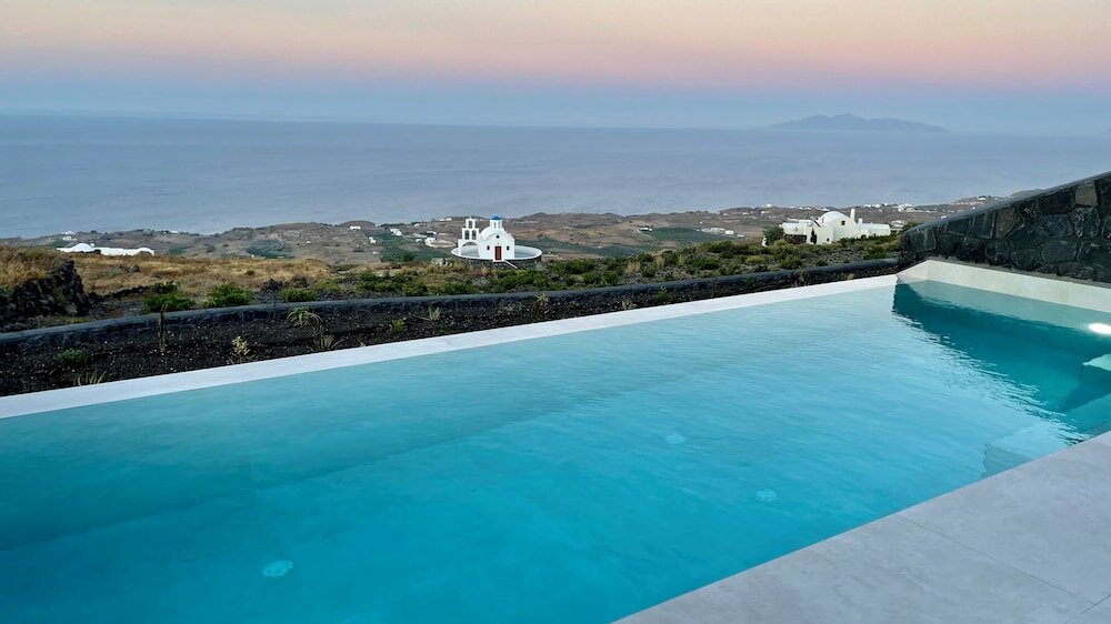 Фото Brilliance Suites - Adults Only