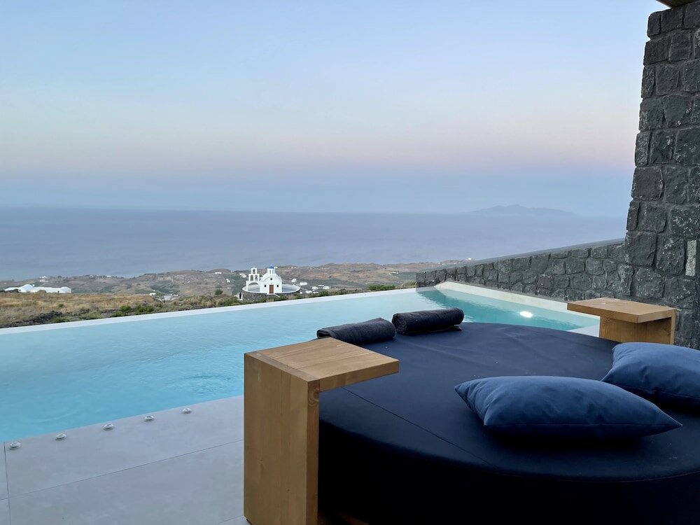 Фото Brilliance Suites - Adults Only