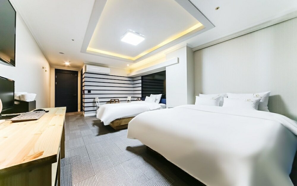 Фото Changwon Sangnamdong Hotel Jm