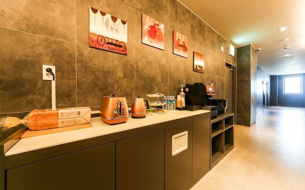 Фото Changwon Jinhae Yongwon Hotel The K