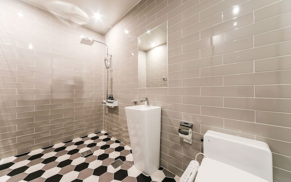 Фото Changwon Jinhae Yongwon Hotel The K