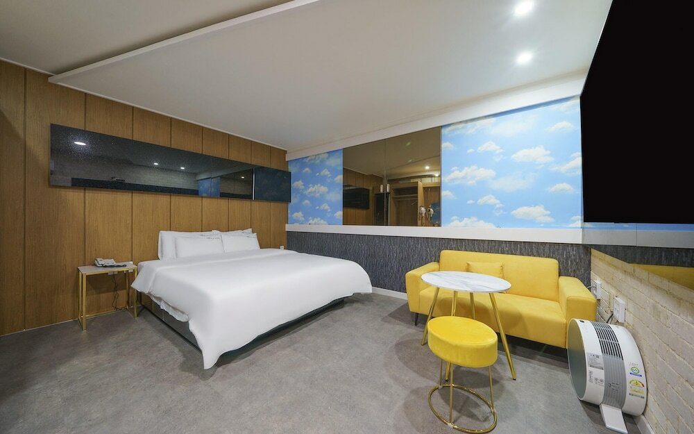 Фото Changwon Masan Hapseongdong Wa