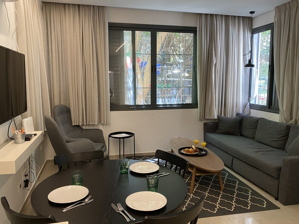 Фото Cozy Apartment in the Heart of Tel Aviv
