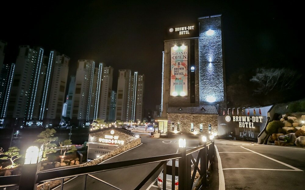 Фото Changwon Jinhae Yongwon Brown Dot Hotel