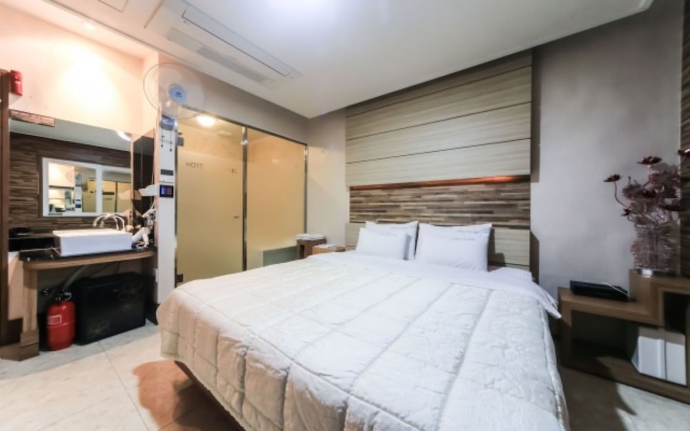 Фото The Lux Tourism Hotel Geoje