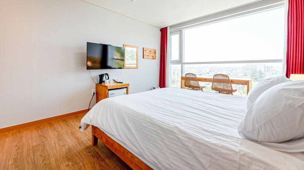 Фото Jeju Dodubong