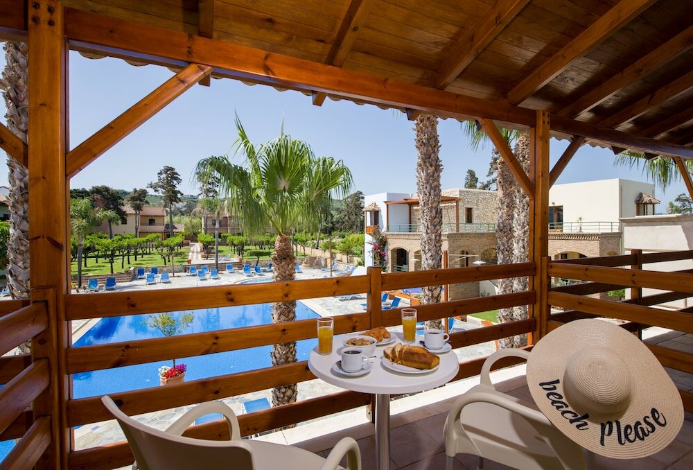 Фото Omega Platanias