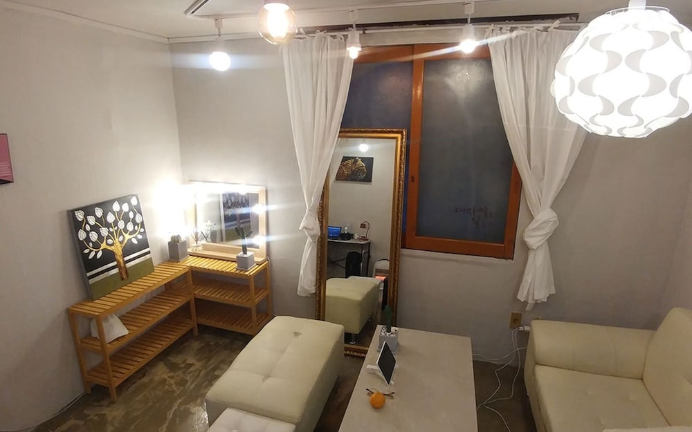 Фото Daejeon Dalbit Stay Guest House