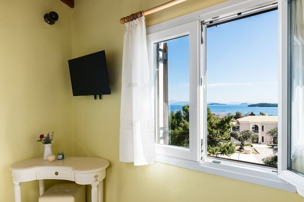 Фото Aloe Apartments by Konnect, 500m from Dassia Beach