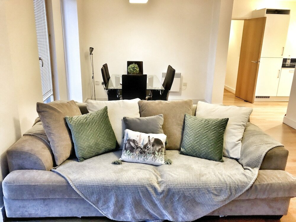 Фото Elegant Apartment in The Wharf