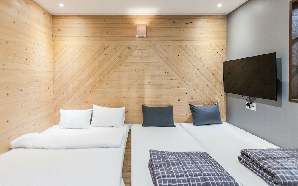 Фото Changwon Jinhae Yongwon Brown Dot Hotel