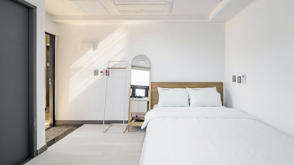 Фото Yeosu Nangmanstay Pension