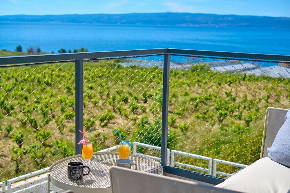 Фото Luxury Seaside Apartment