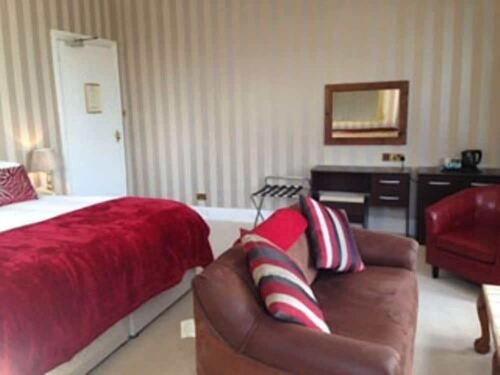 Фото Balmoral Hotel