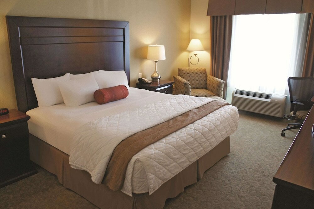 Фото La Quinta Inn & Suites by Wyndham Bismarck