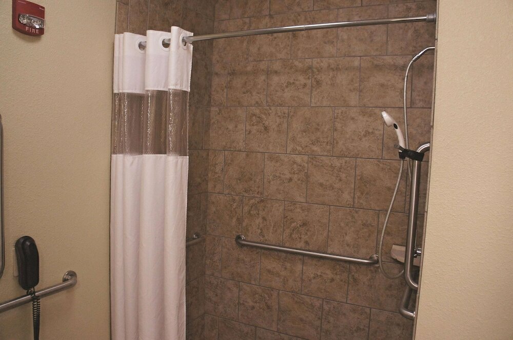 Фото La Quinta Inn & Suites by Wyndham Bismarck