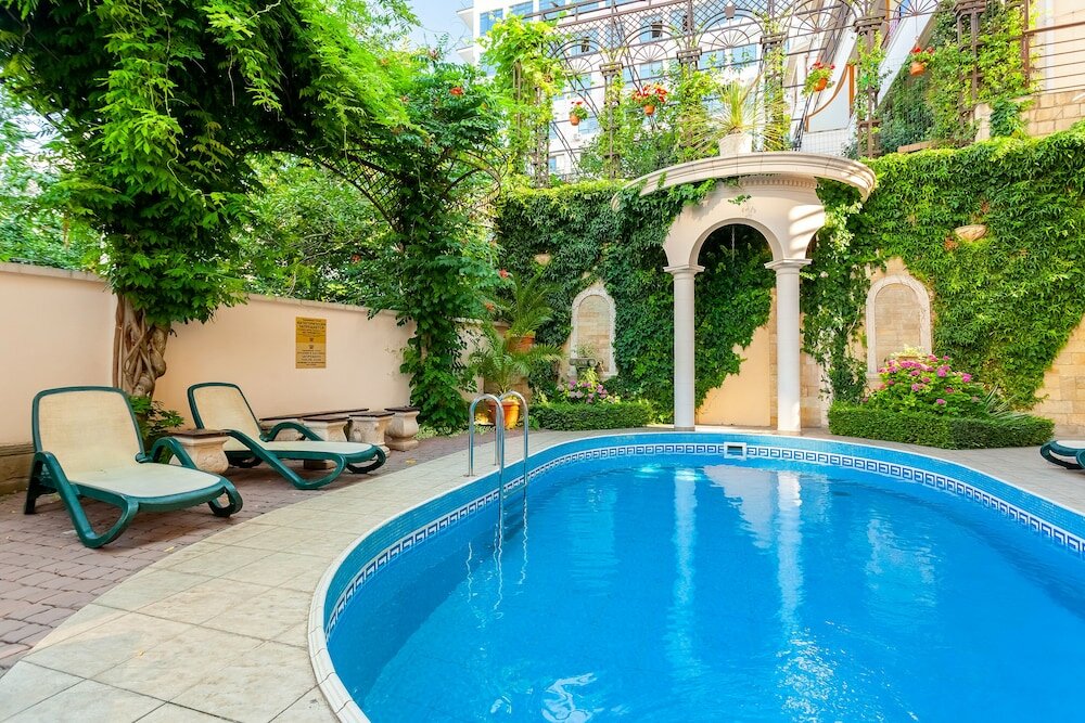 Фото Грейс Наири