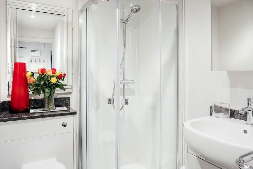 Фото 10 Sunday School Court