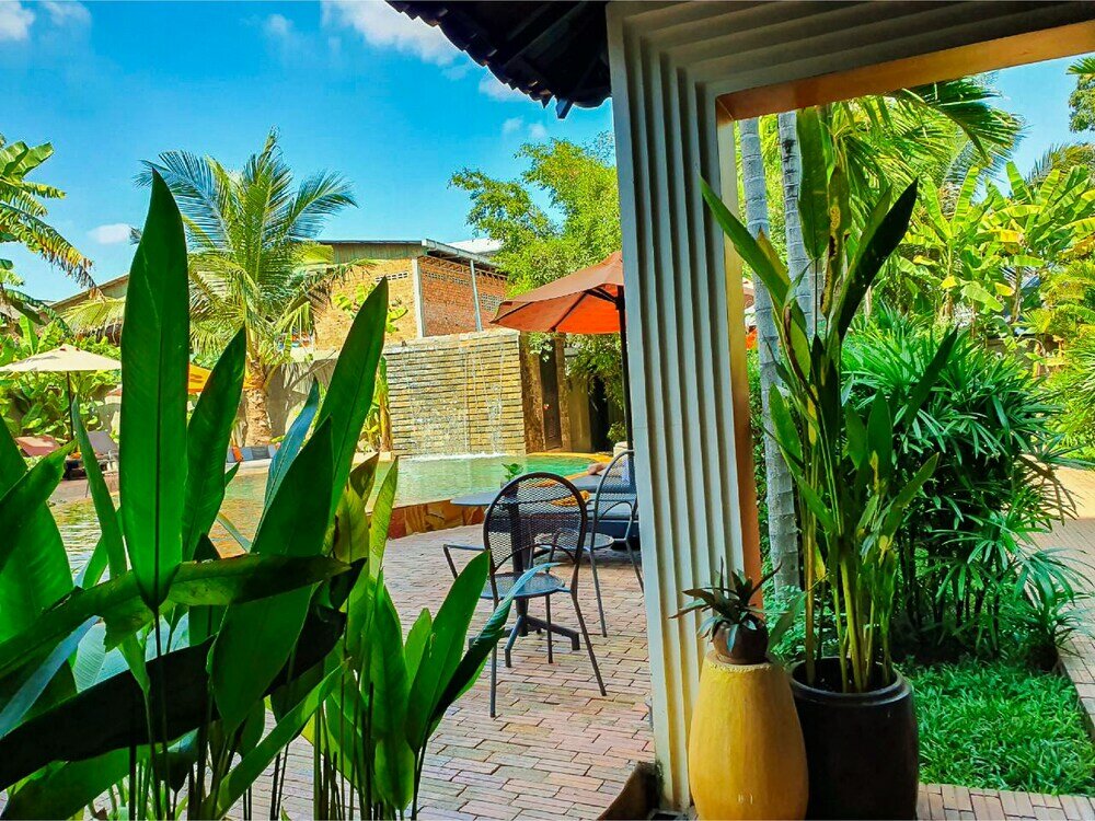 Фото Central Privilege Hotel