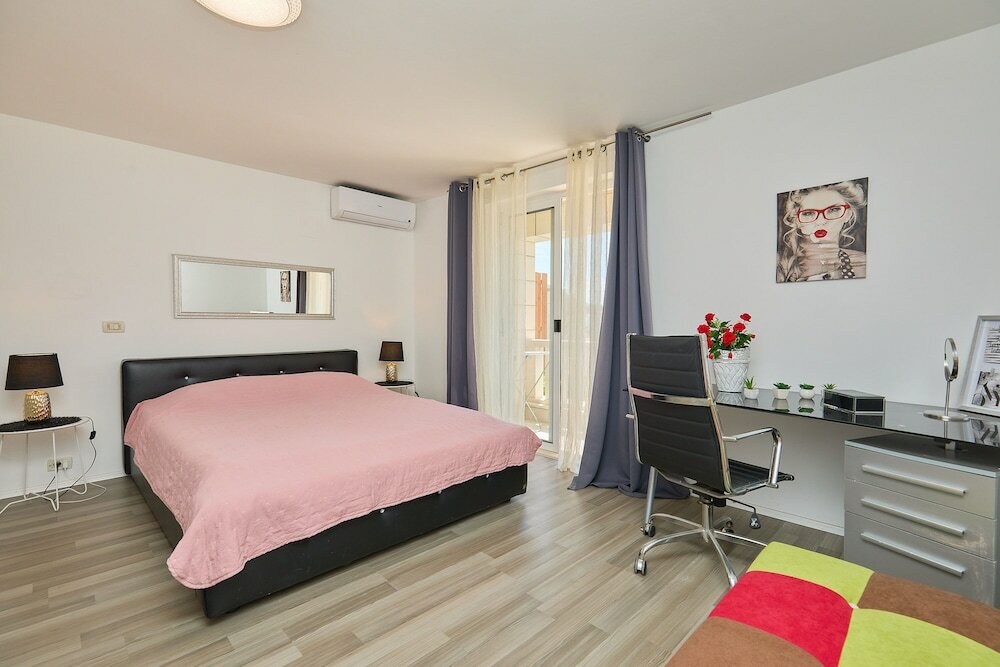 Фото Heavenly Holiday Home