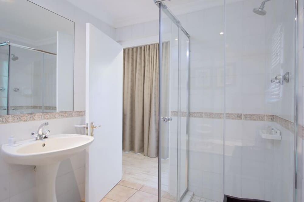 Фото Riverside Boutique Hotel