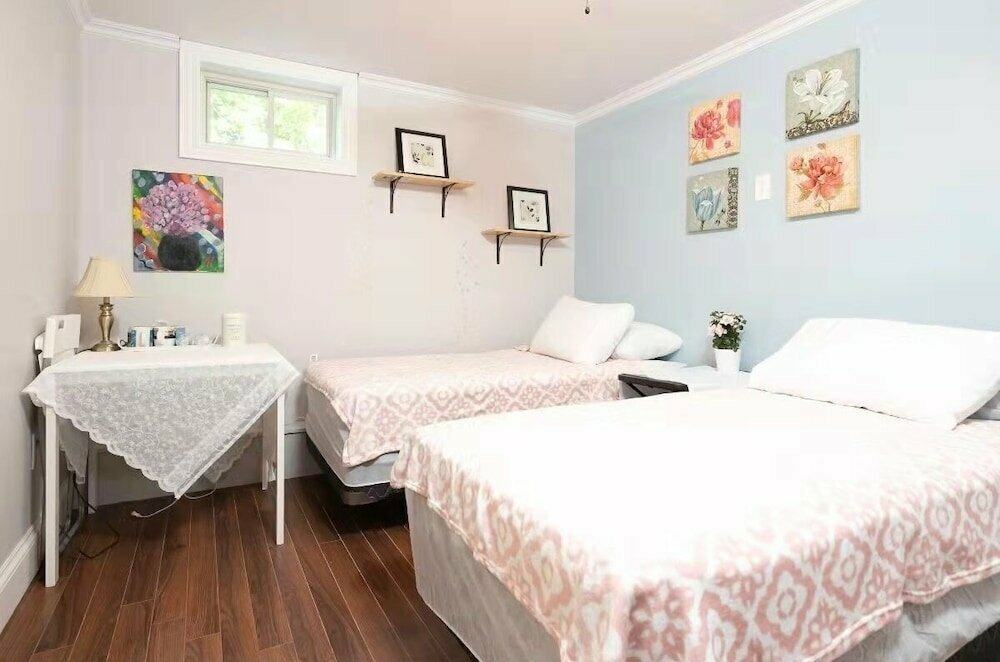 Hotel Lily's Garden, Charlottetown, photo