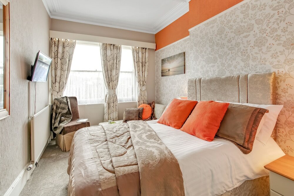 Фото The Chesterfield Guest House