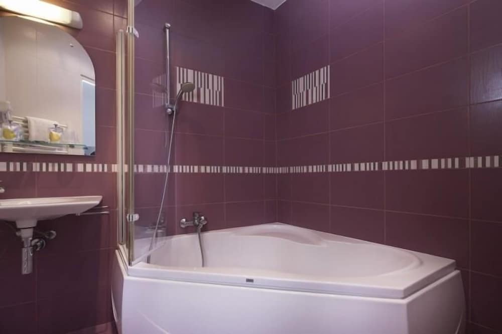 Фото Hotel des Roys Versailles