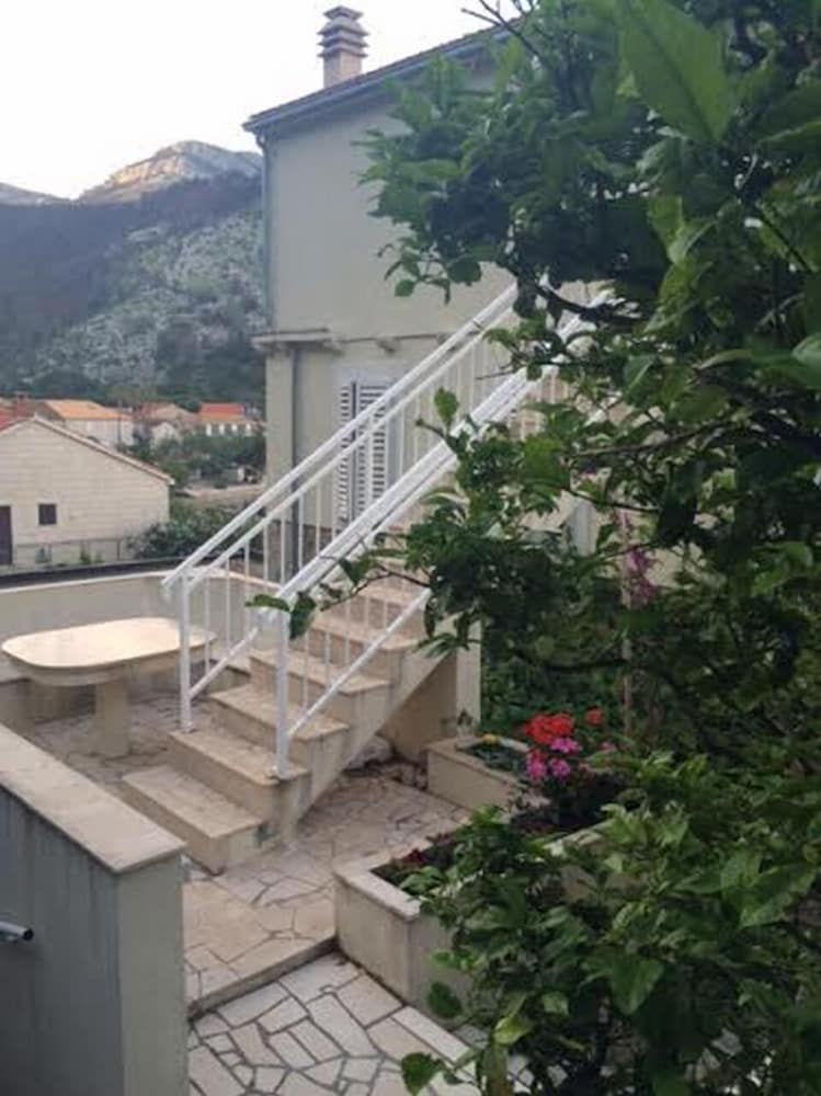 Фото Just by the Sea Apartments