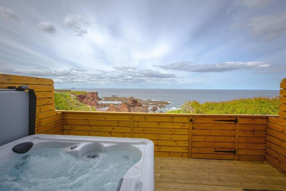 Фото Bayswell Park Hotel