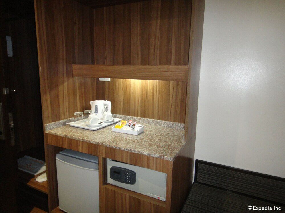 Фото Golden Prince Hotel and Suites