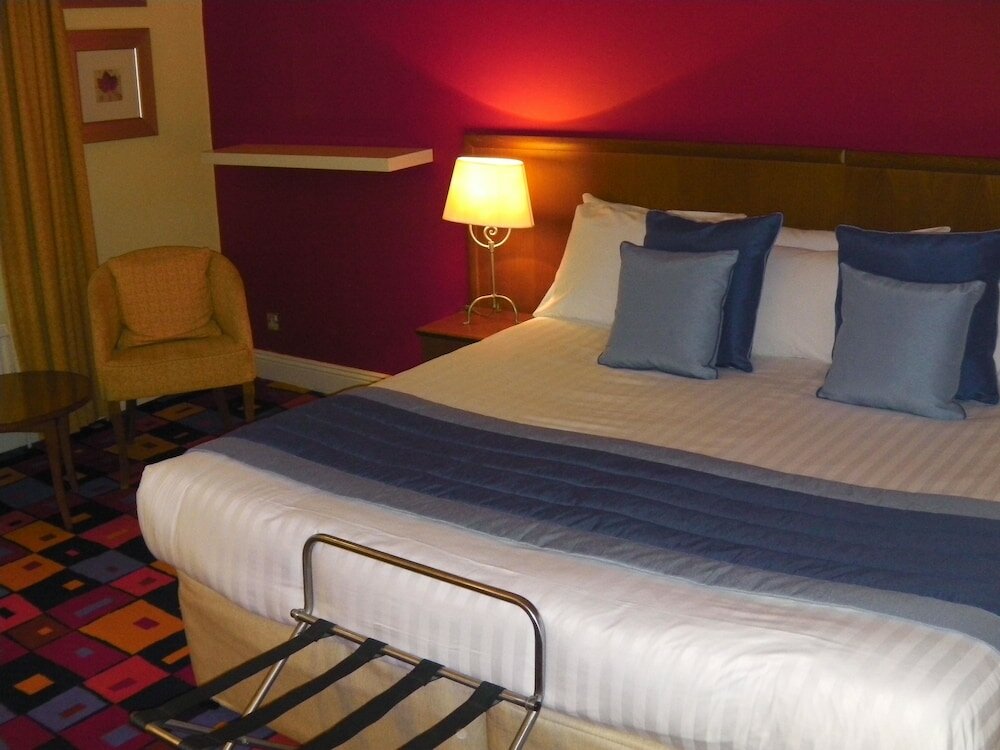 Фото The Caledonian Hotel