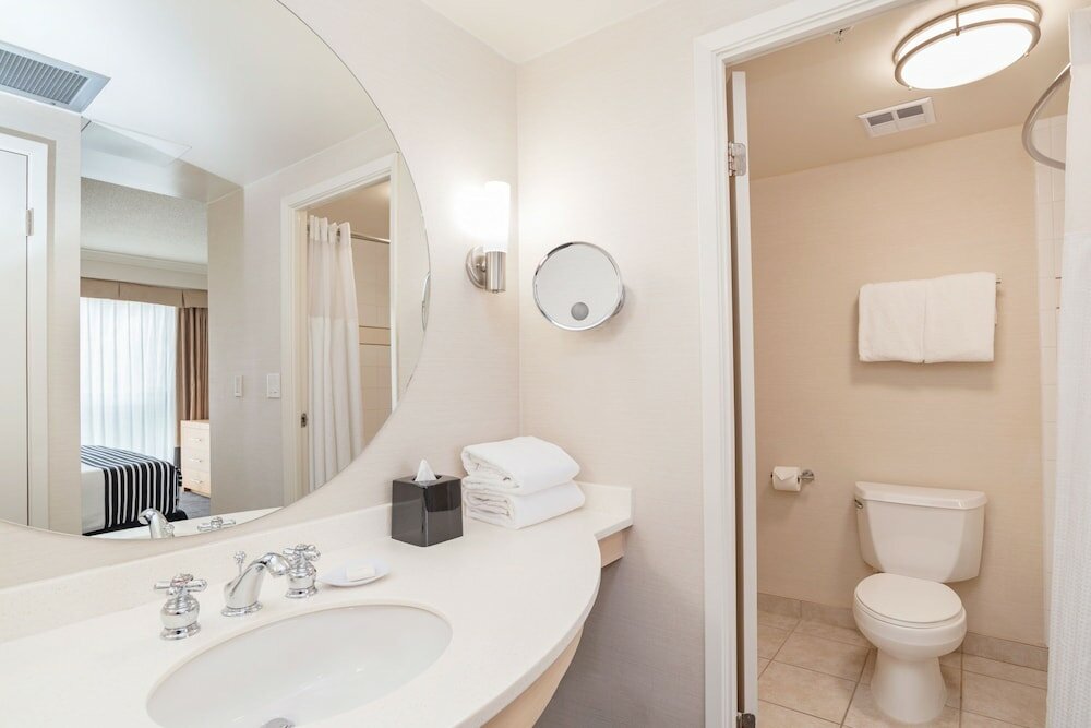 Фото Sandman Signature Vancouver Airport Hotel & Resort