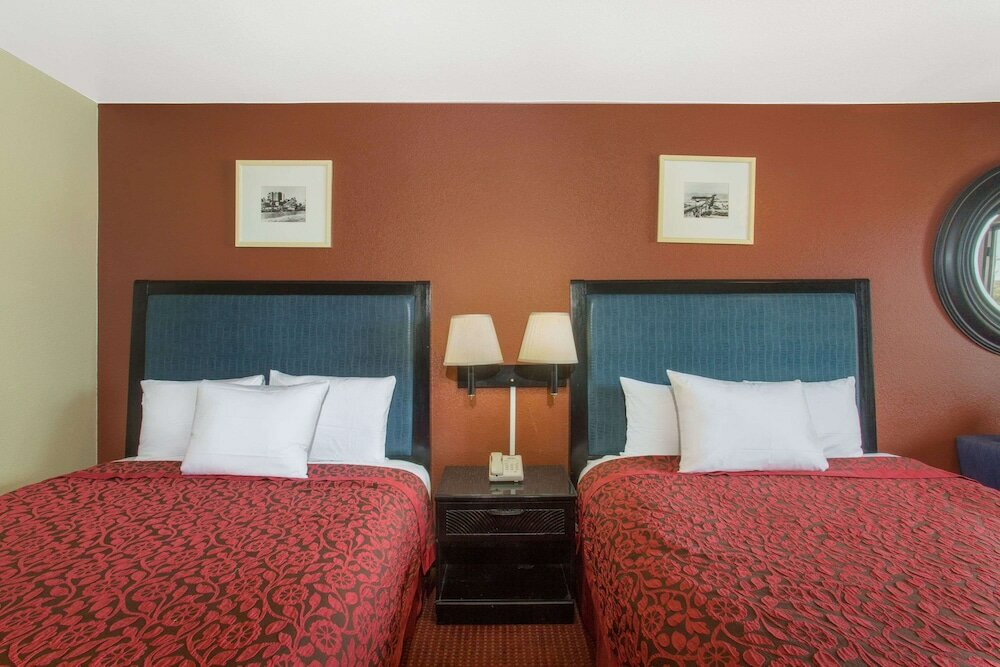 Фото Days Inn by Wyndham Buckeye