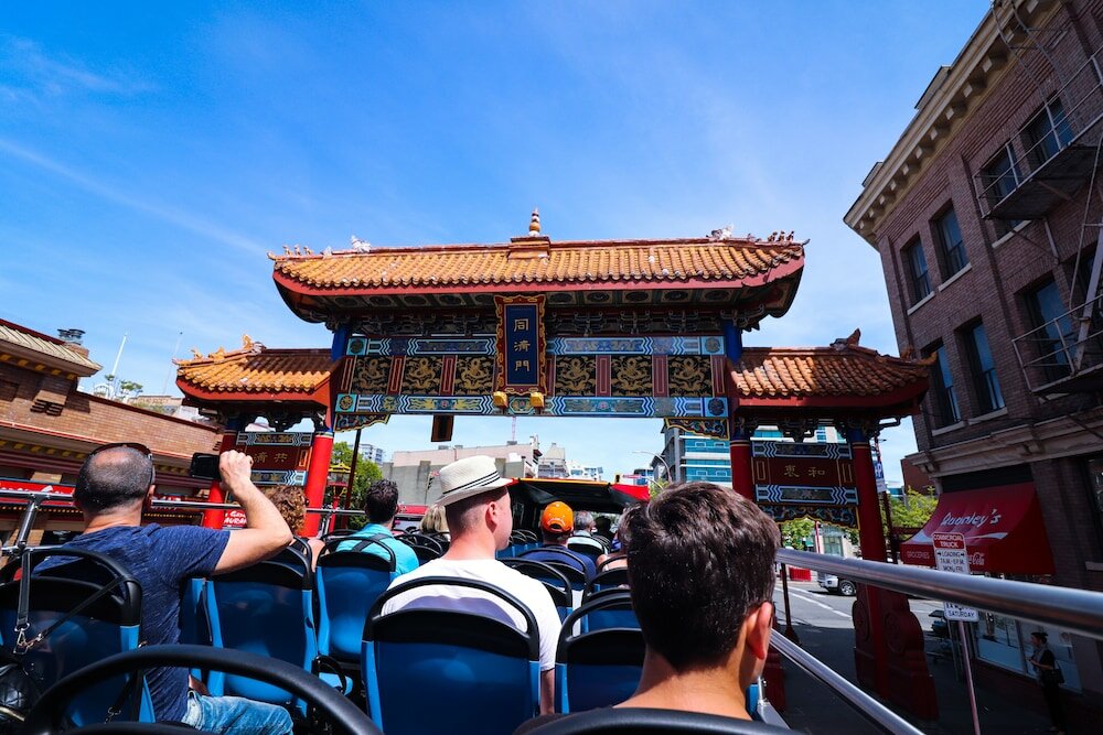 Фото James Bay Inn Hotel & Suites