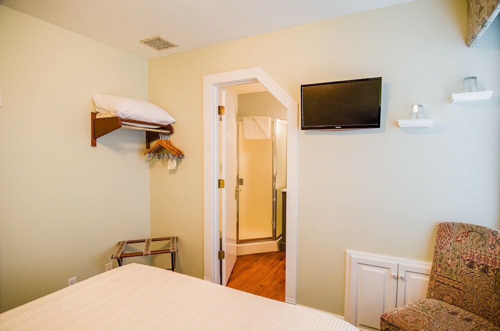 Фото Campbell House Inn