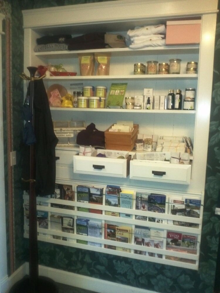 Фото Campbell House Inn