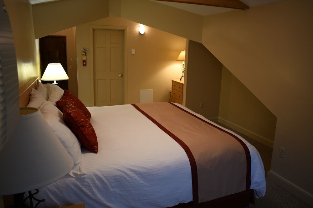 Фото Attitash Mountain Village