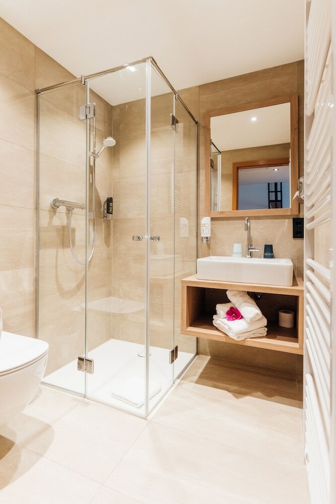 Фото Court Hotel