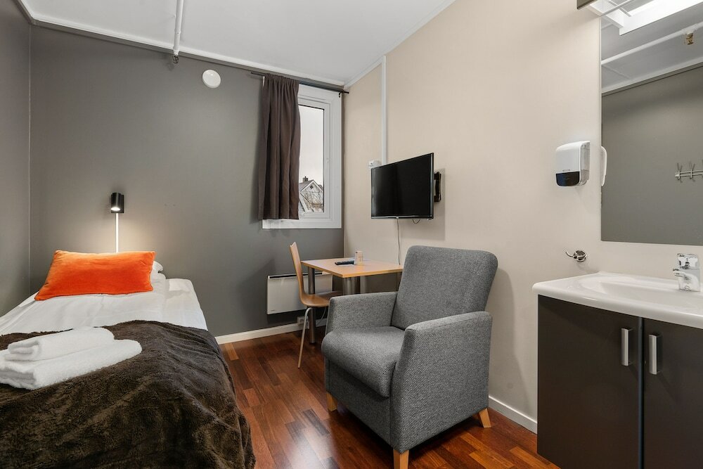 Фото Enter Backpack Hotel