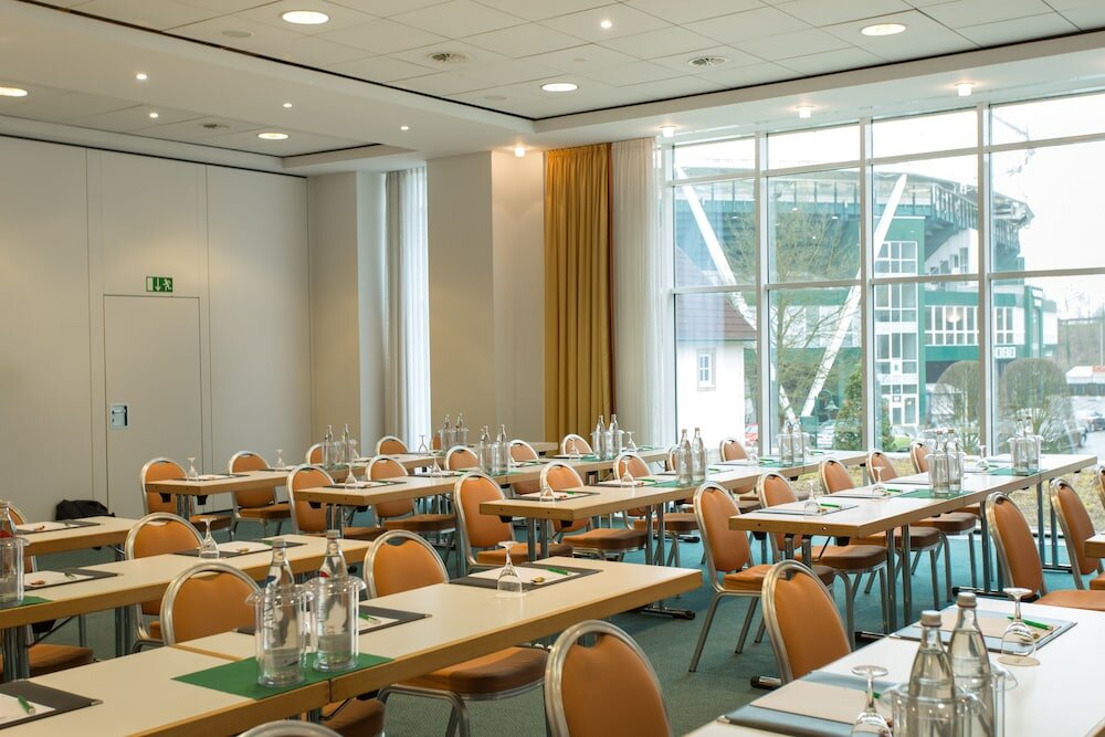 Фото Court Hotel