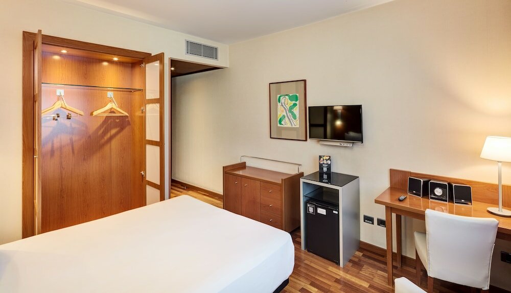 Фото Hotel Sercotel Ab Rivas