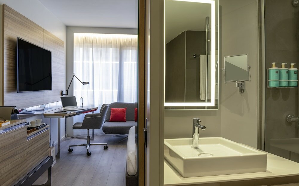 Фото Novotel Madrid Campo de las Naciones