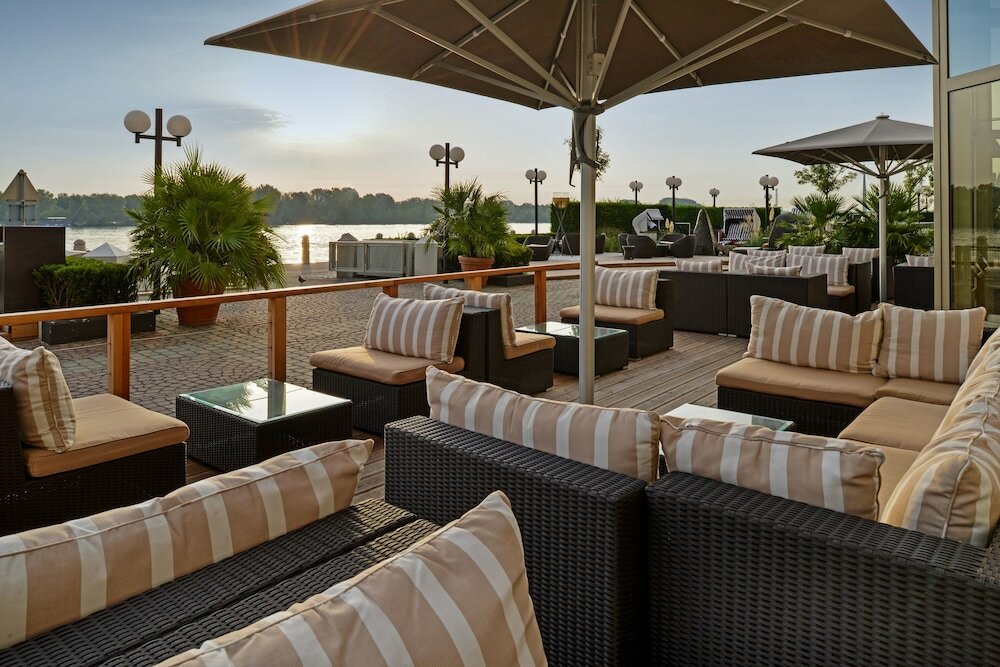 Фото Hilton Vienna Danube Waterfront