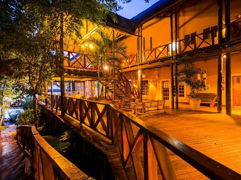 Гостиница Chobe Marina Lodge в Касане