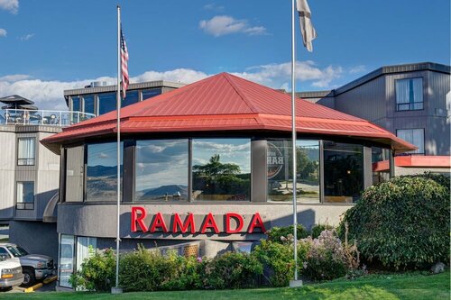 Гостиница Ramada by Wyndham Kamloops в Камлупсе