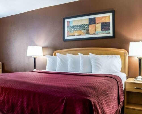 Гостиница Travelodge by Wyndham Fargo West Acres в Фарго